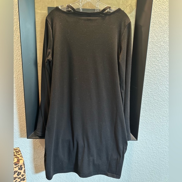 BOGO 🌻V-neck Twist Hem Tee Tunic Dress| Size L (8/10)| Black - Picture 3 of 4